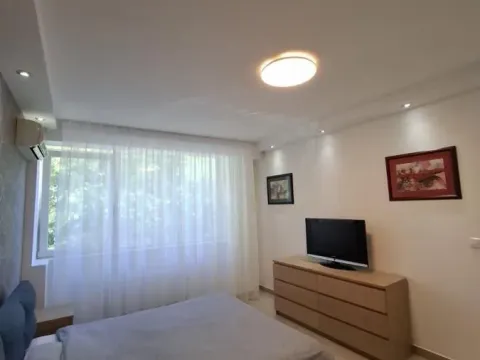Izdavanje, dvosoban stan, 73m², Bulevar Evrope, Novi Sad Sve Podlokacije - image 10