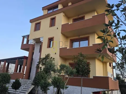 Izdavanje, kuća, 850m², Donja Gorica, Podgorica - image 2