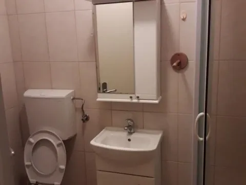 Izdavanje, jednosoban stan, 45m², Blok 5, Podgorica - image 7