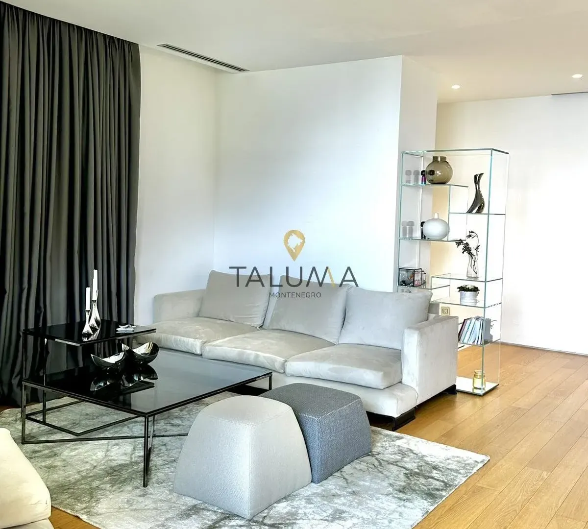 Prodaja, dvosoban stan, 159m², Centar, Budva