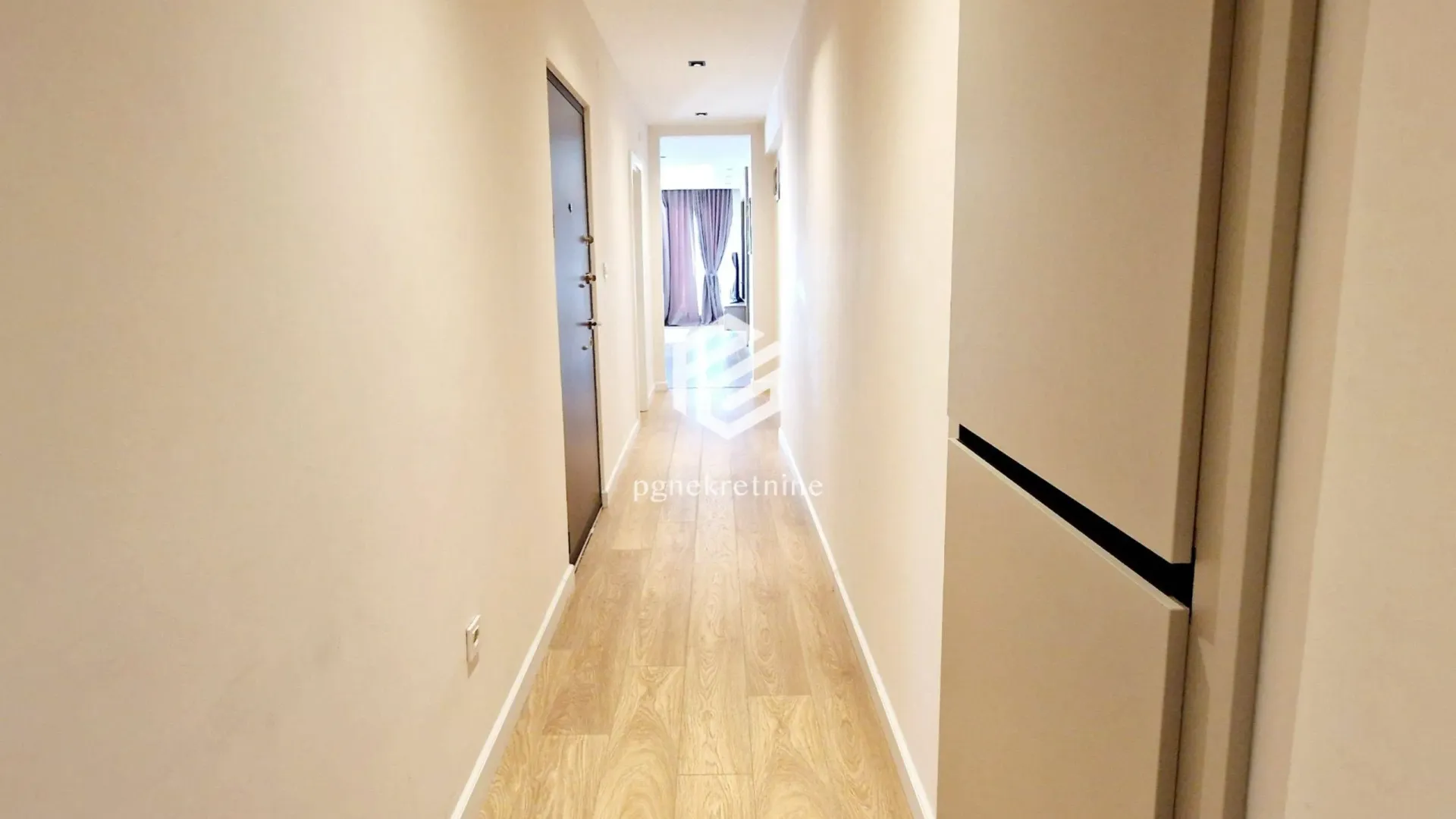 Rent, two bedroom apartment, 120m², Centar, Podgorica