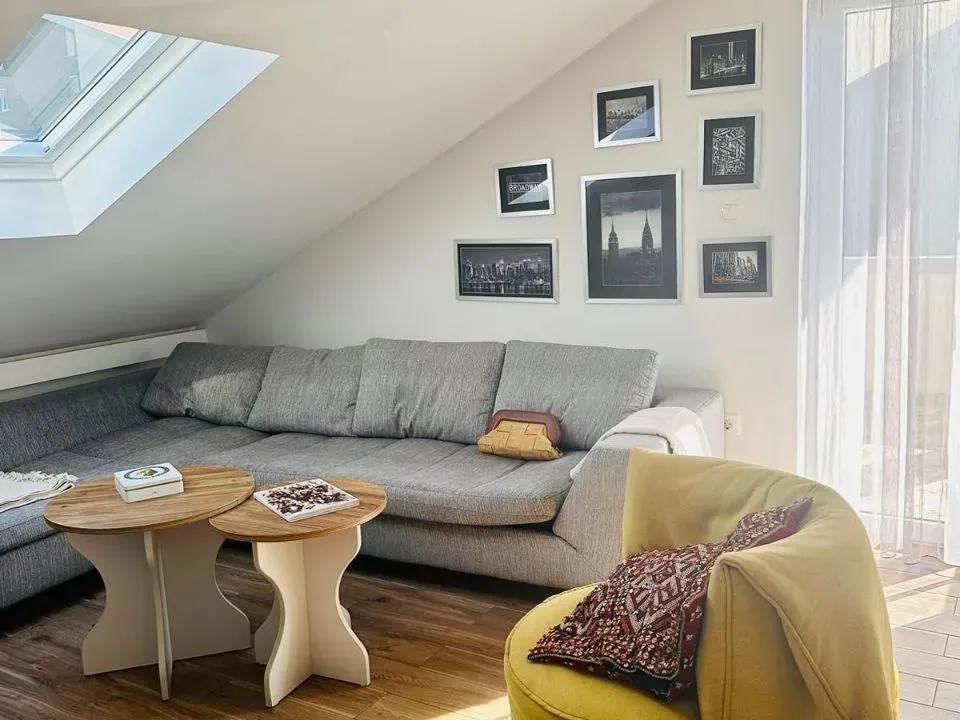 Rent, two bedroom apartment, 70m², Tivat, Crna Gora