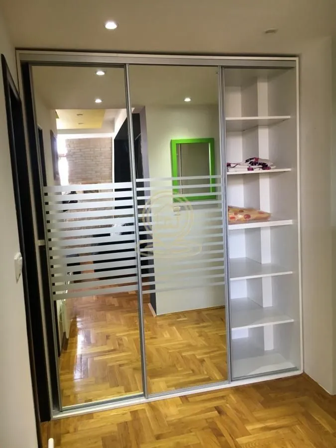 Izdavanje, jednosoban stan, 36m², Đeram Pijaca, Beograd