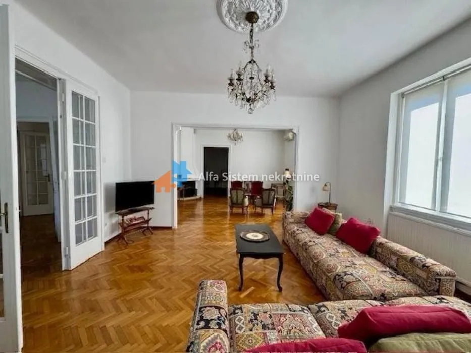 Rent, four bedroom apartment, 133m², Stari Grad, Beograd