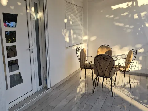 Izdavanje, kuća, 60m², Tološi, Podgorica - image 11