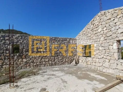 Prodaja, kuća, 1782m², Beri, Podgorica - image 2