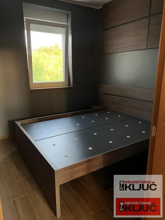 Prodaja, četvorosoban stan, 73m², Alibegovac, Petrovaradin