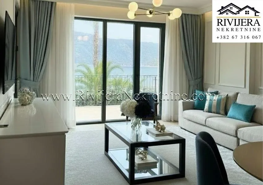 Prodaja, dvosoban stan, 115m², Risan, Kotor