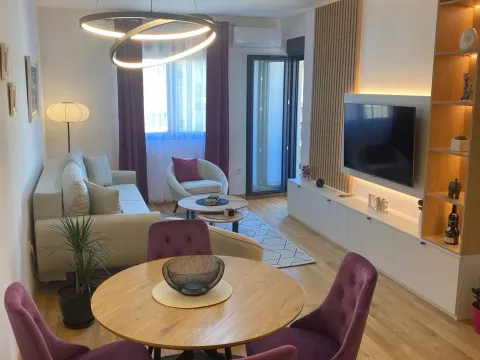 Izdavanje, jednosoban stan, 48m², City Kvart, Podgorica - image 2