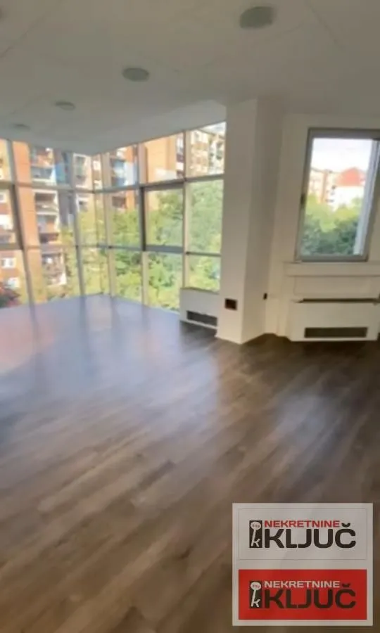 Rent, office space, 352m², Bulevar Oslobodjenja, Novi Sad Sve Podlokacije