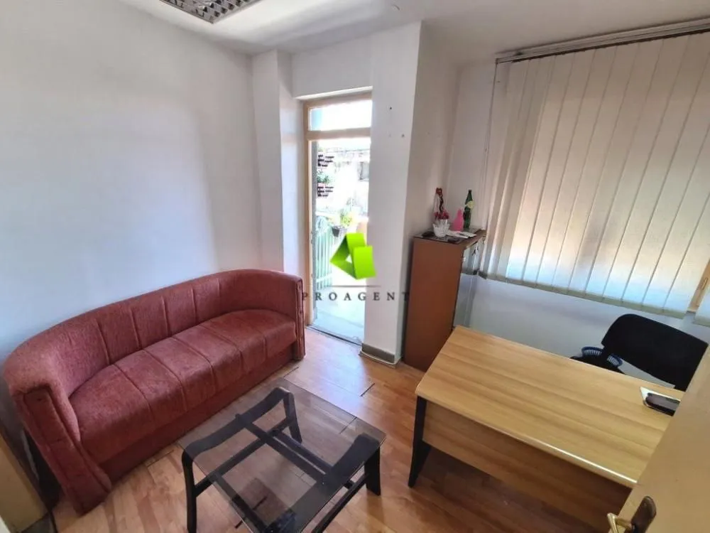 Rent, office space, 67m², Medijana, Niš