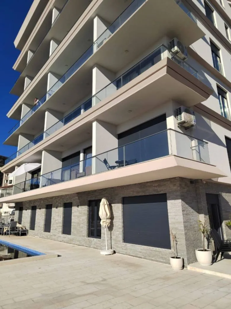 Rent, house, 1000m², Bečići, Budva
