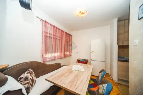 Rent, two bedroom apartment, 76m², Stari Aerodrom, Podgorica - image 4