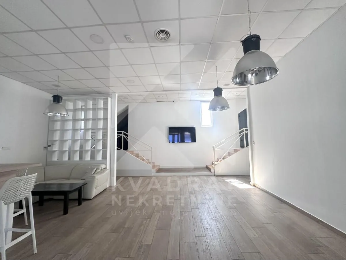 Rent, office space, 1850m², Zabjelo, Podgorica