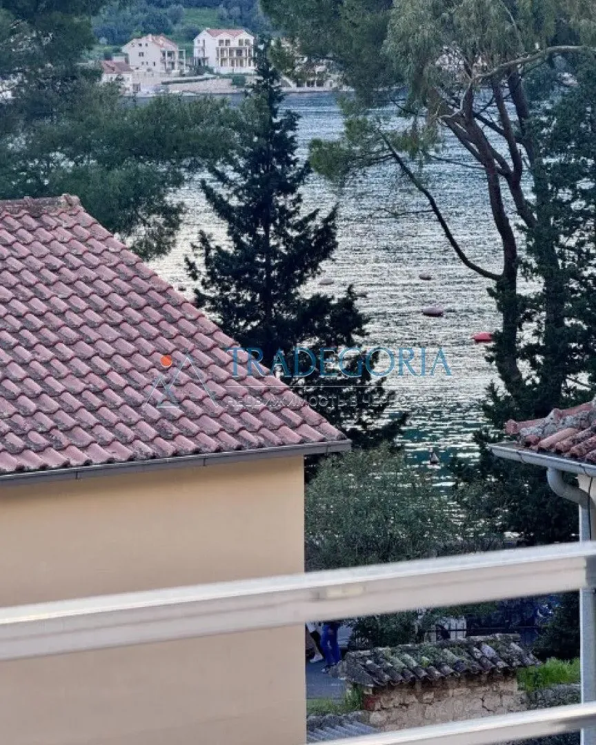 Prodaja, dvosoban stan, 129m², Dobrota, Kotor