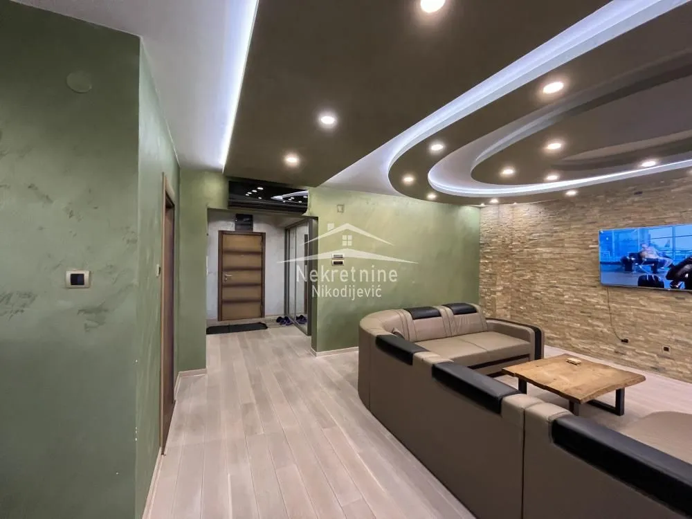 Izdavanje, stan, 154m², Filmski Grad, Beograd