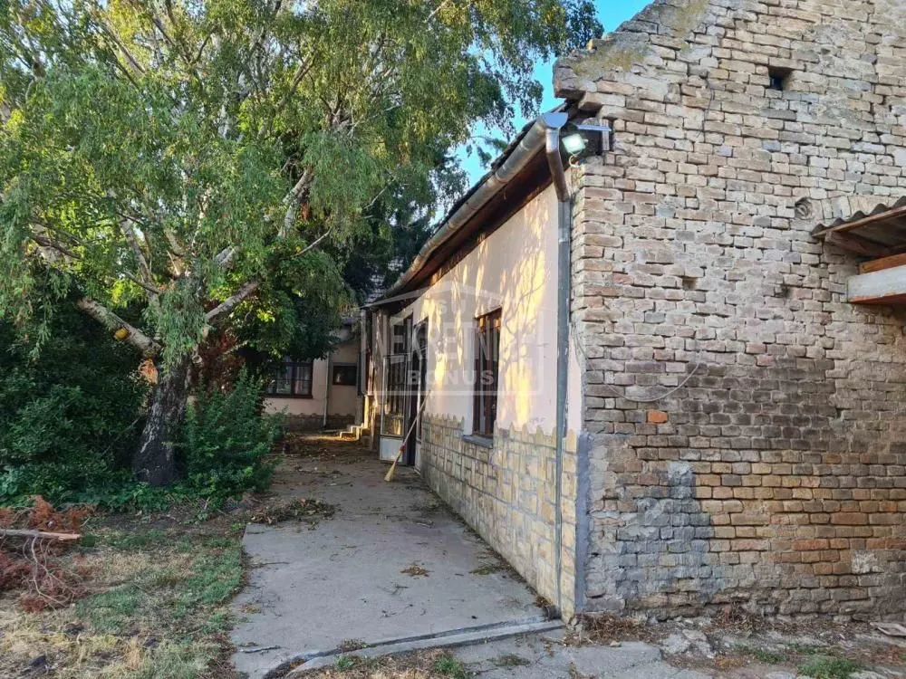Prodaja, kuća, 263m², Bajmok, Subotica