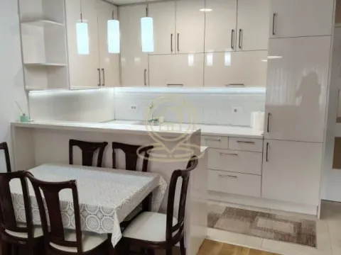 Izdavanje, trosoban stan, 65m², Stari Majur, Petrovaradin - image 2