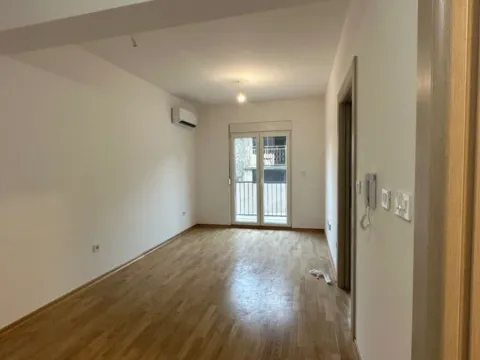 Izdavanje, stan, 32m², Stara Varoš, Podgorica - image 3