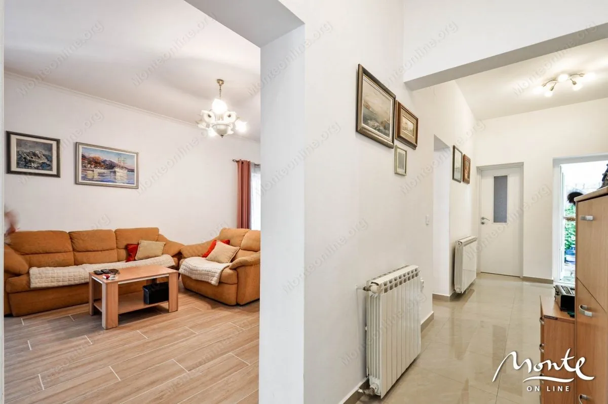 Prodaja, trosoban stan, 116m², Tivat, Crna Gora