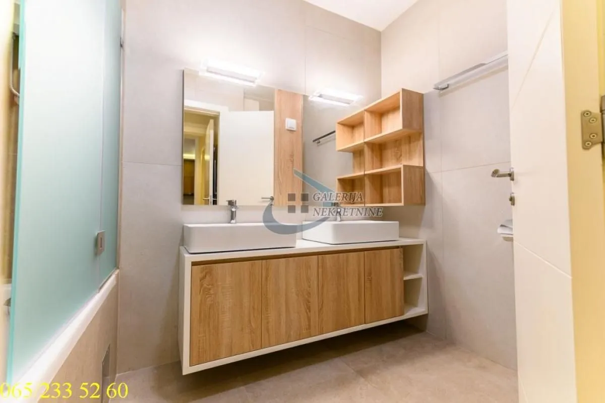 Sale, three bedroom apartment, 69m², Novi Beograd Blok 65, Novi Beograd Sve Podlokacije