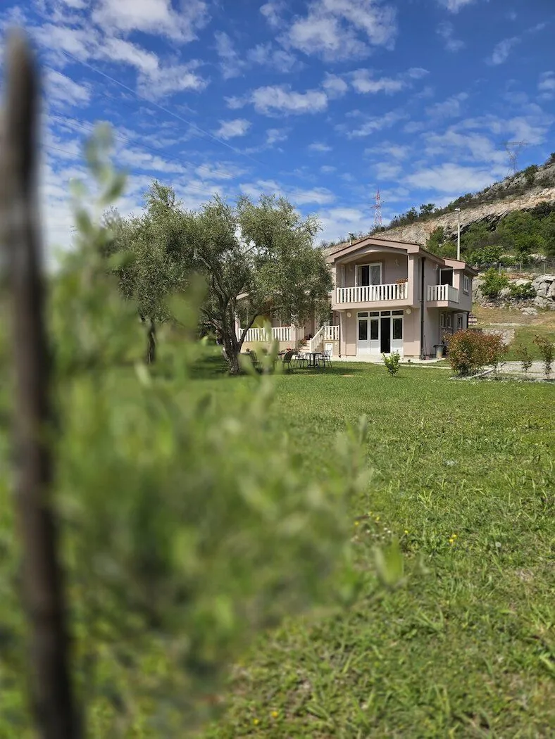 Prodaja, kuća, 180m², Zlatica, Podgorica