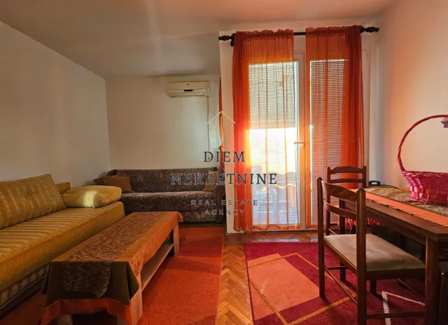 Rent, studio apartment, 32m², Makedonsko naselje, Bar