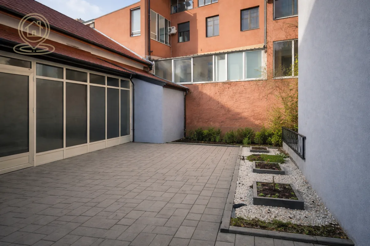 Rent, office space, 275m², Stari grad, Novi Sad