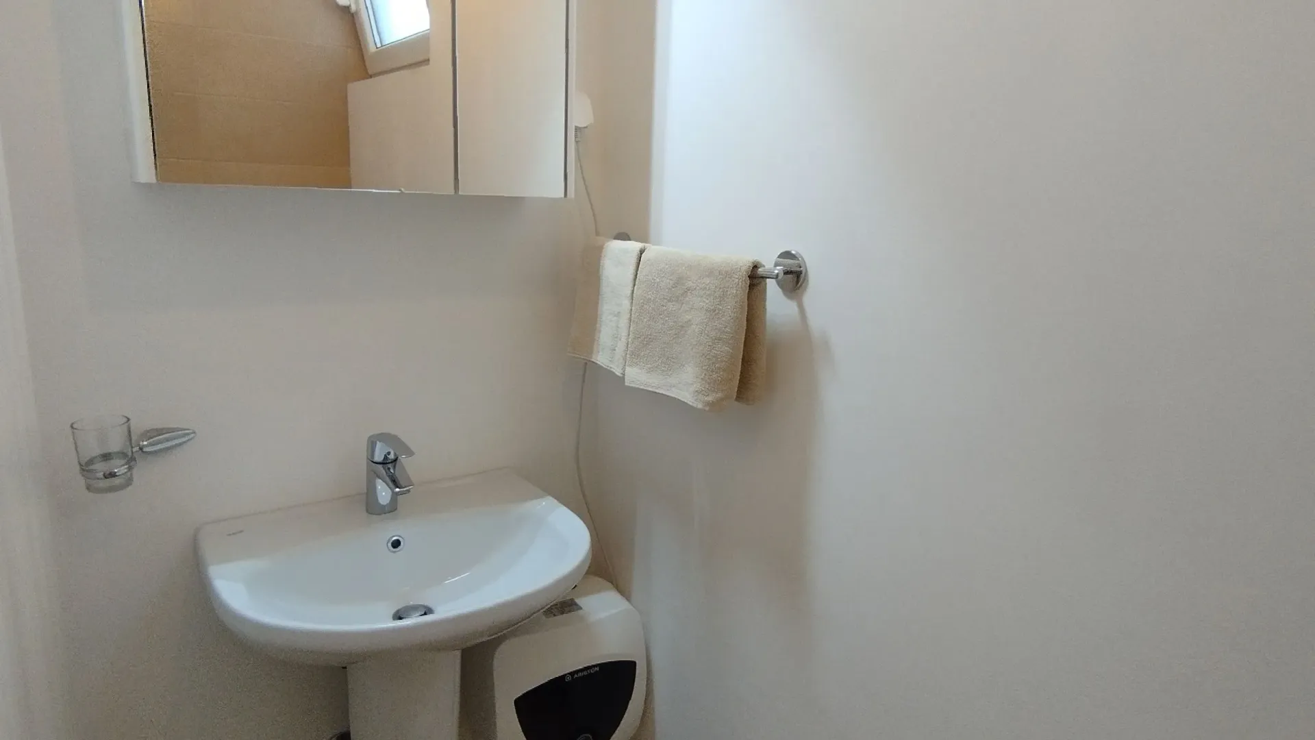Prodaja, dvosoban stan, 64m², Njivice, Herceg Novi