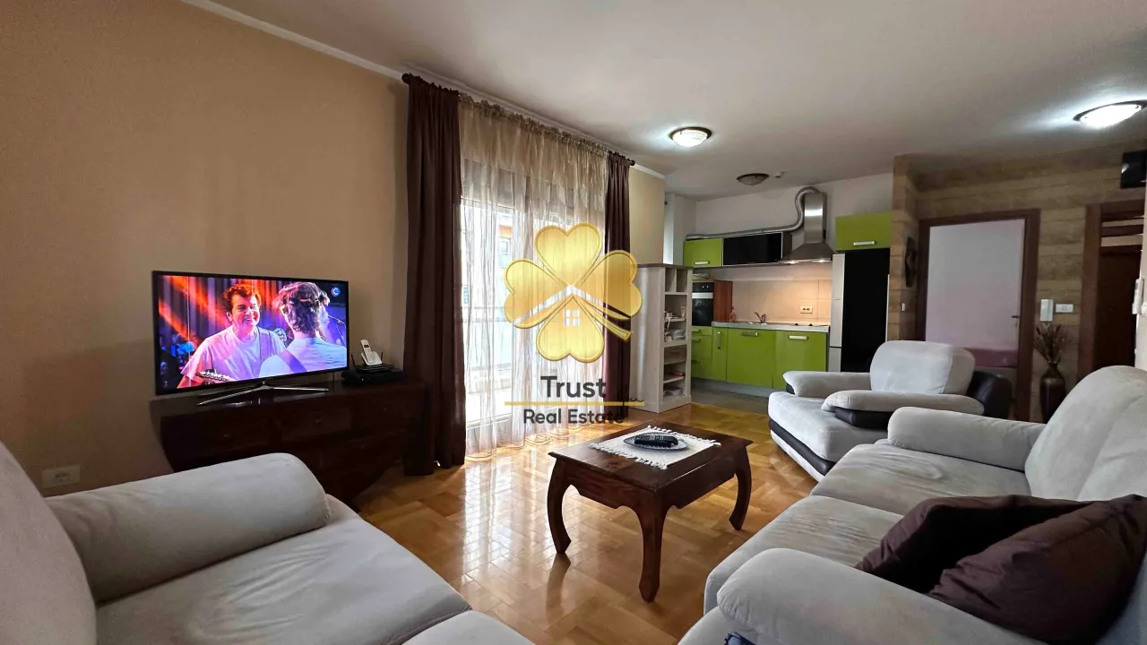 Izdavanje, trosoban stan, 120m², City Kvart, Podgorica