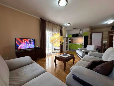 Izdavanje, trosoban stan, 120m², City Kvart, Podgorica