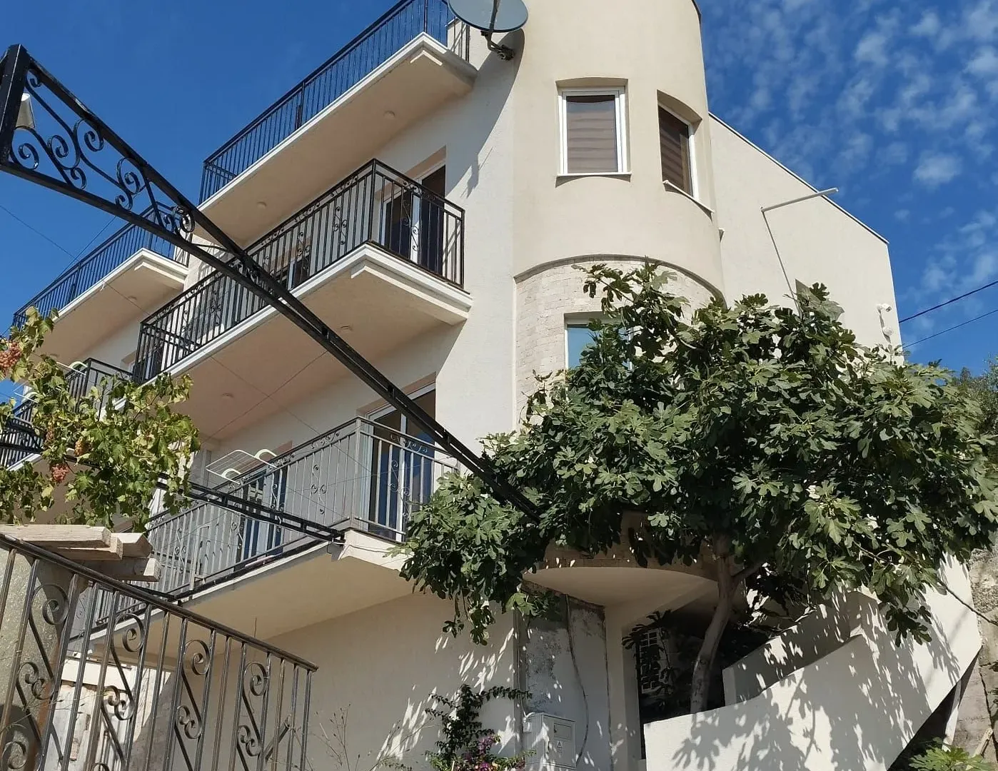 Sale, house, 200m², Bar, Crna Gora
