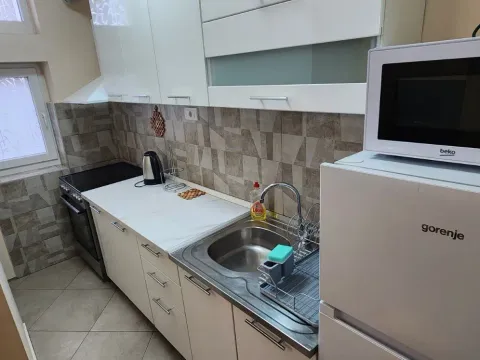 Izdavanje, jednosoban stan, 61m², Centar, Podgorica - image 5