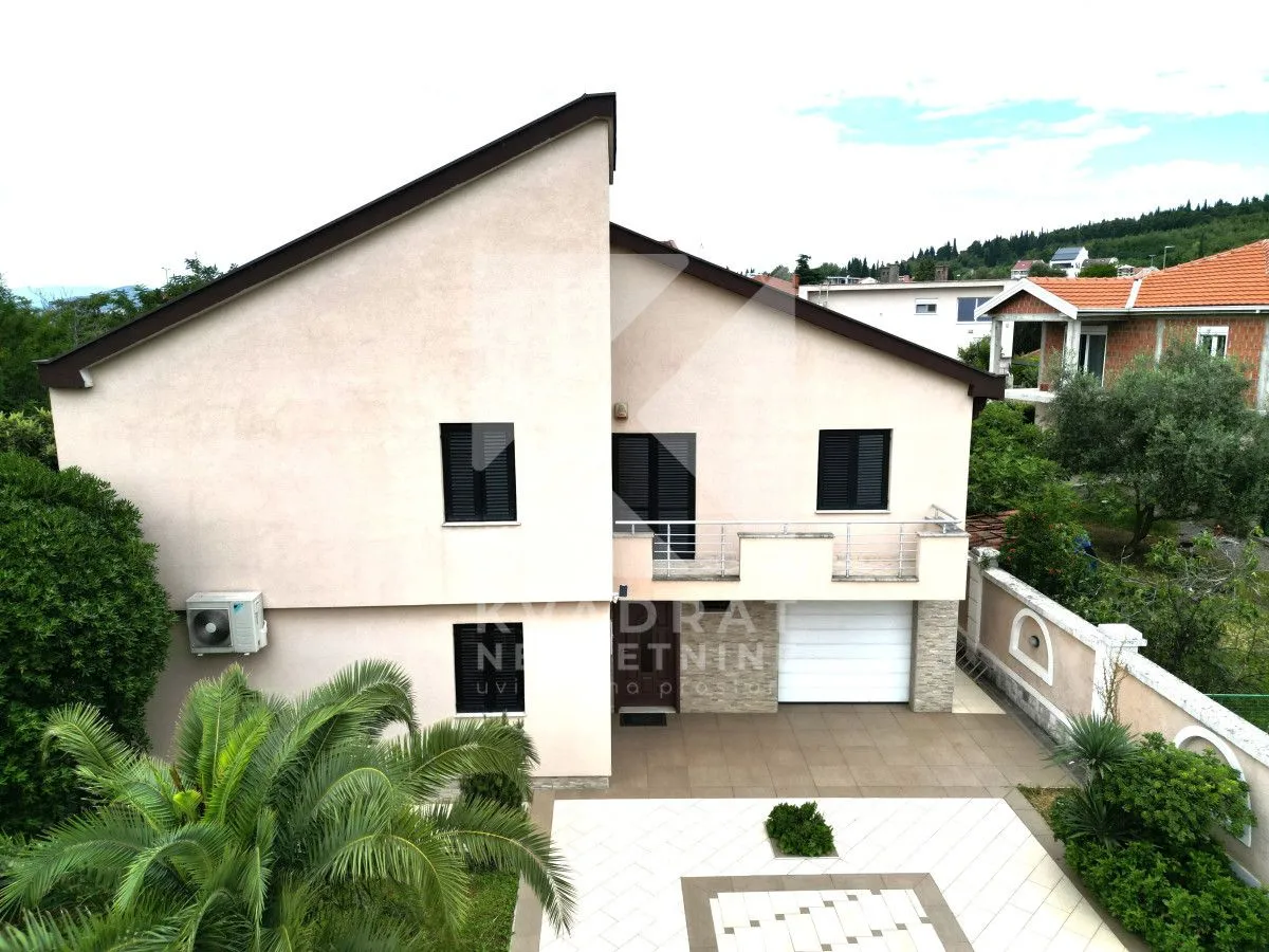 Sale, house, 280m², Masline, Podgorica