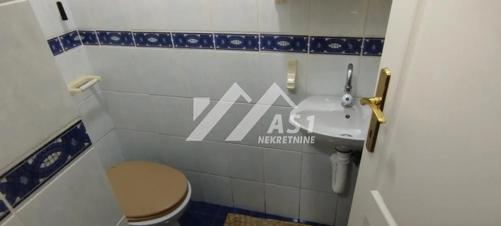 Prodaja, četvorosoban stan, 80m², Grbavica, Novi Sad Sve Podlokacije