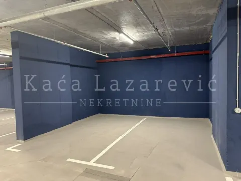 Izdavanje, trosoban stan, 92m², Stari Grad, Beograd - image 18