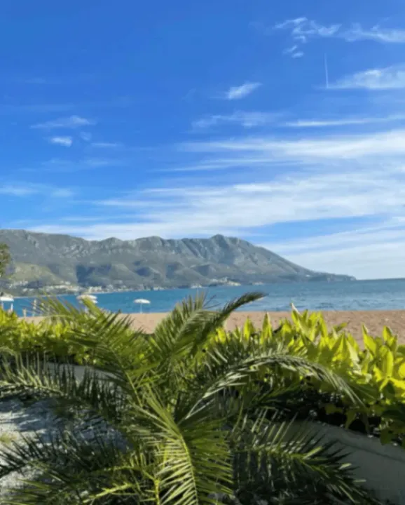 Rent, one bedroom apartment, 47m², Bečići, Budva