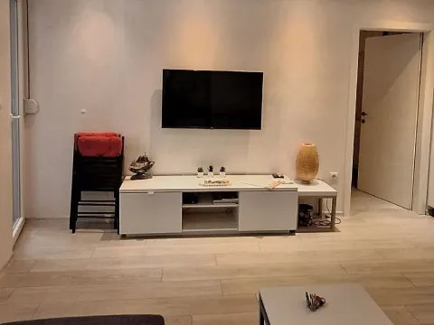 Izdavanje, dvosoban stan, 41m², Vračar Sve Podlokacije, Beograd - image 2