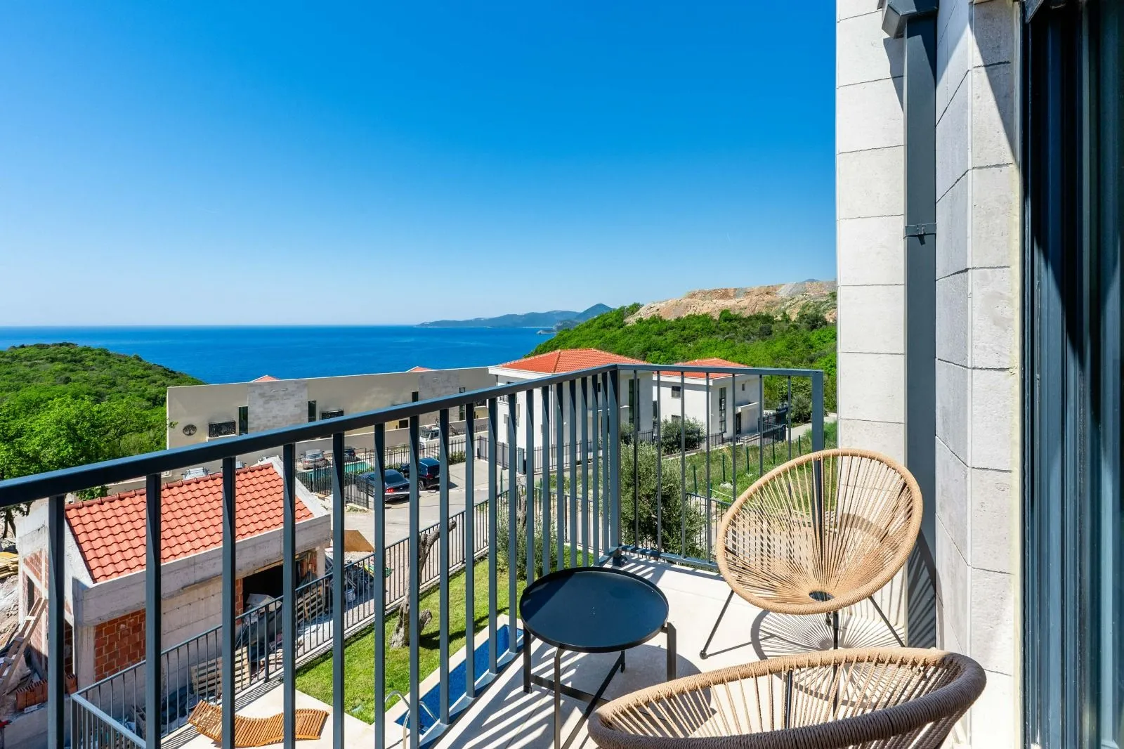 Izdavanje, kuća, 159m², Reževići, Budva