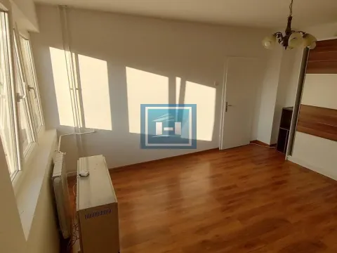 Izdavanje, dvosoban stan, 40m2, Centar, Paraćin Izdavanje, dvosoban stan, 40m2, Centar, Paraćin