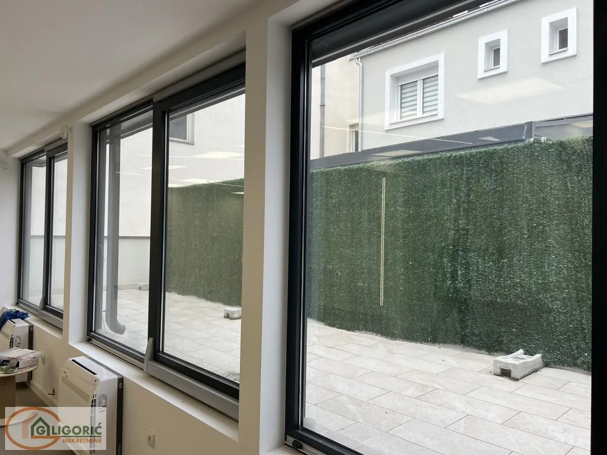 Sale, office space, 382m², Crveni Krst, Beograd