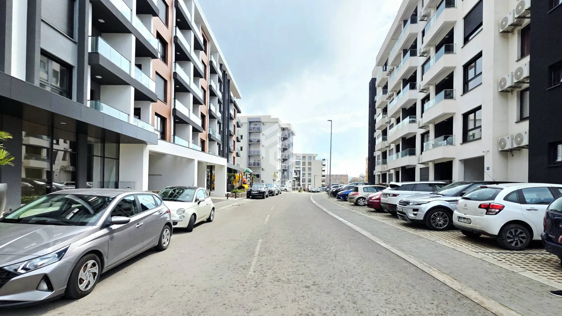 Rent, office space, 55m², Šušanj, Bar