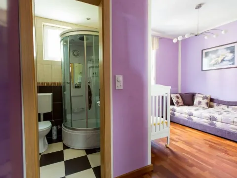 Sale, three bedroom apartment, 90m², Petrovac, Budva - image 11