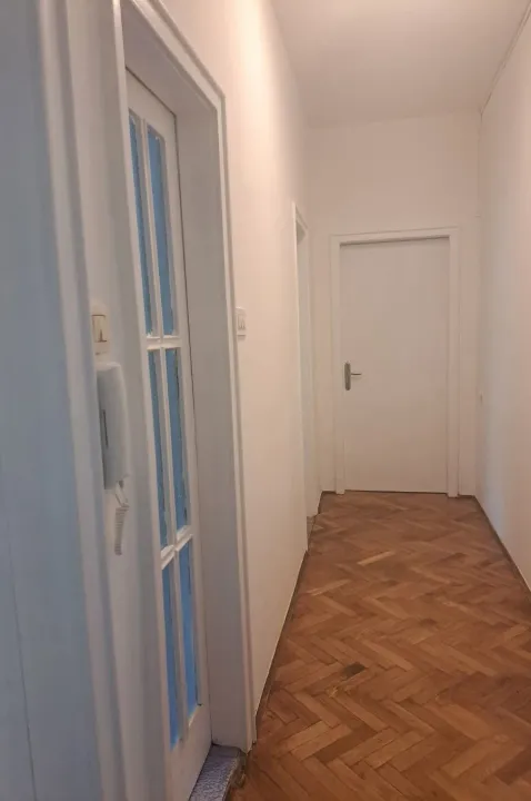 Izdavanje, dvosoban stan, 60m², Centar, Podgorica
