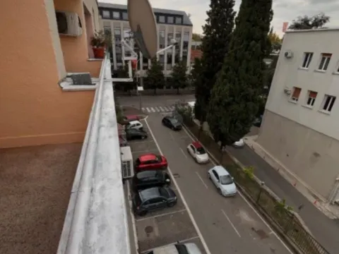 Izdavanje, dvosoban stan, 70m², Centar, Podgorica - image 8