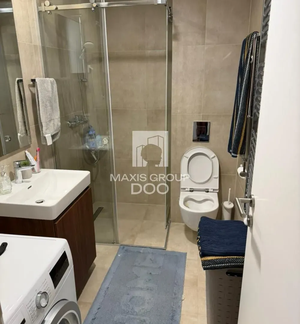 Prodaja, četvorosoban stan, 93m², Zemun Sve Podlokacije, Beograd