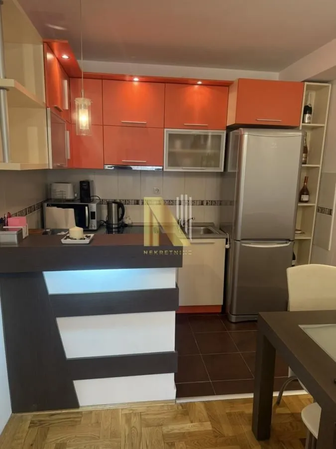 Izdavanje, dvosoban stan, 38m², Grbavica, Novi Sad Sve Podlokacije