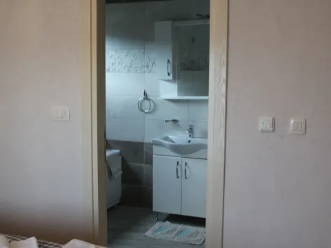 Rent, two bedroom apartment, 86m², Bečići, Budva - image 5