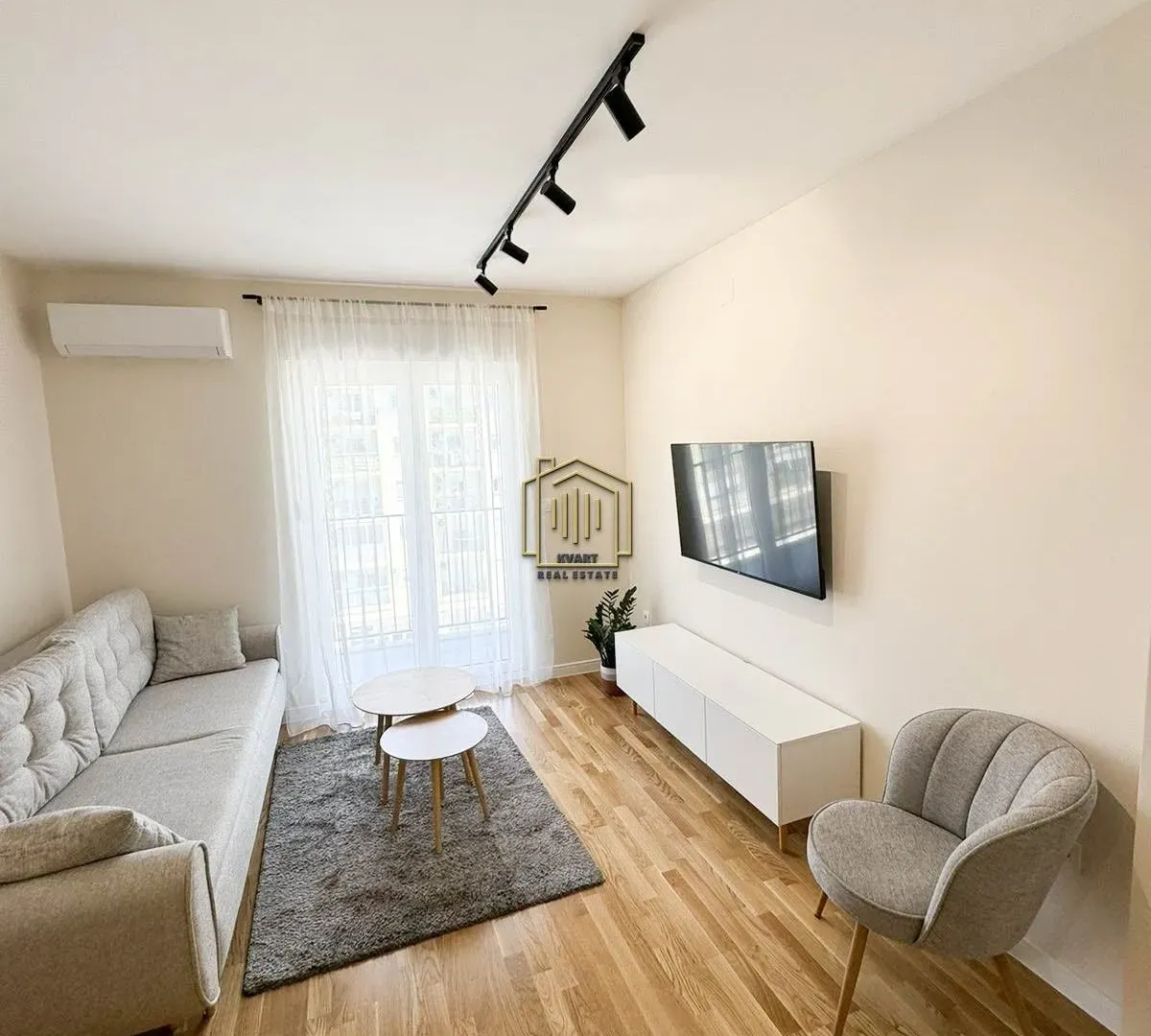 Izdavanje, jednosoban stan, 40m², Pobrežje, Podgorica