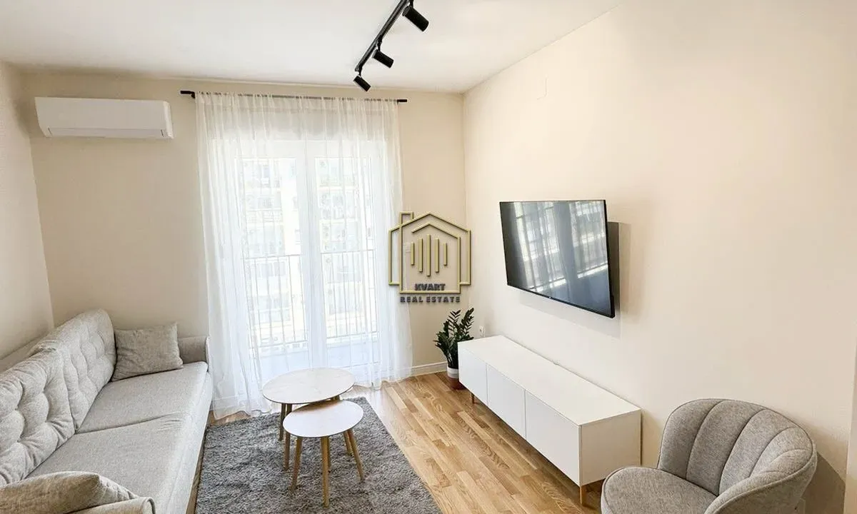 Izdavanje, jednosoban stan, 40m², Pobrežje, Podgorica